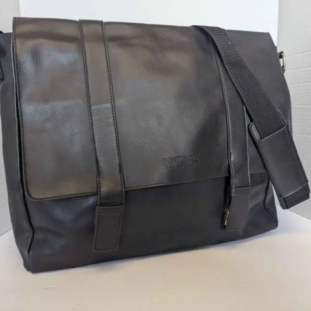 Kenneth Cole Reaction Black Leather Crossbody Messenger Bag Briefcase for Men